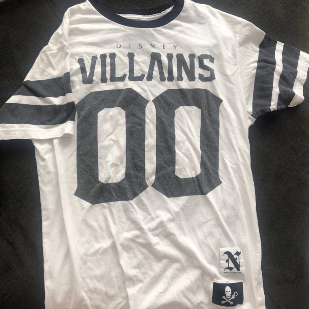 Disney Neff Captain Hook Tee